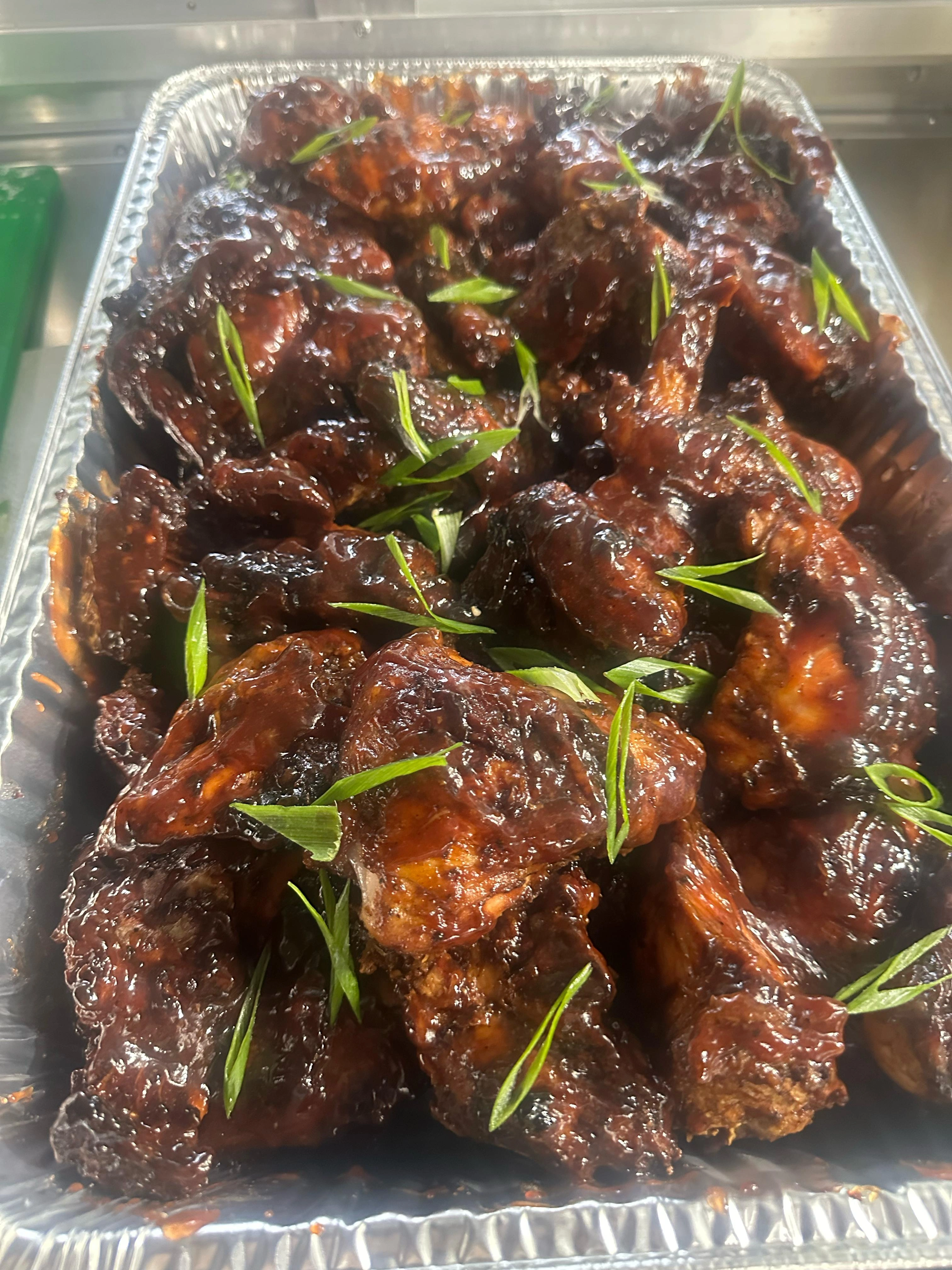 BBQ chicken catering tray